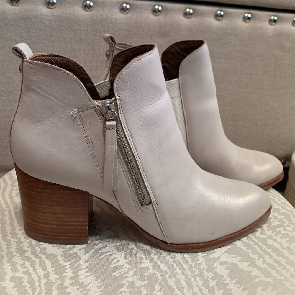 Donald Pliner Leather Boots 8.5M